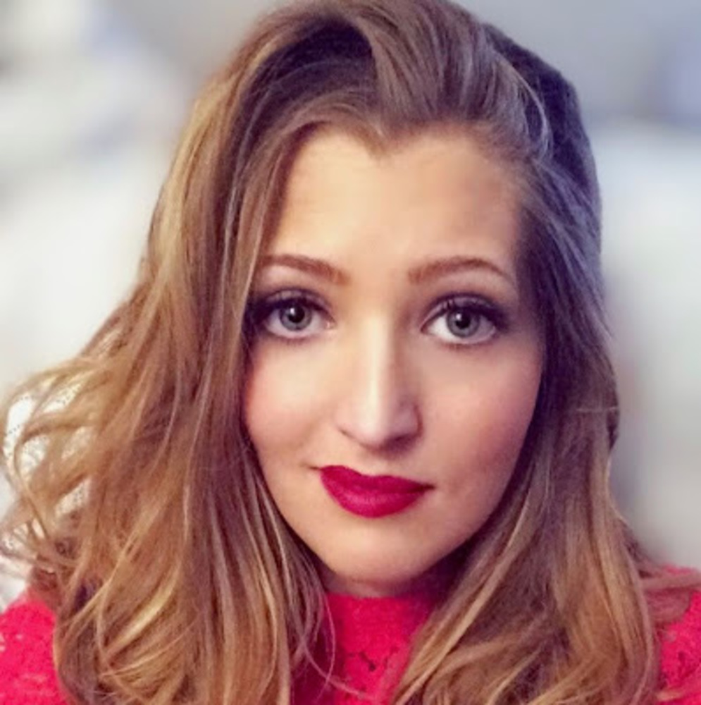 Meet your Posher, Danielle